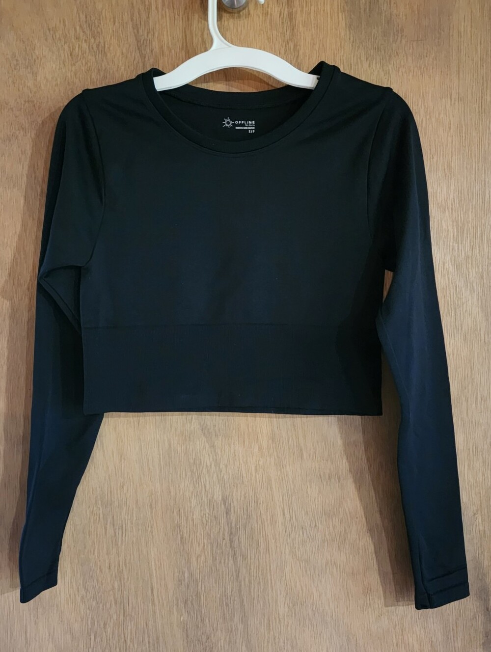 Aerie Offline Black Ribbed Seamless Long Sleeve Crop Compression Feel small